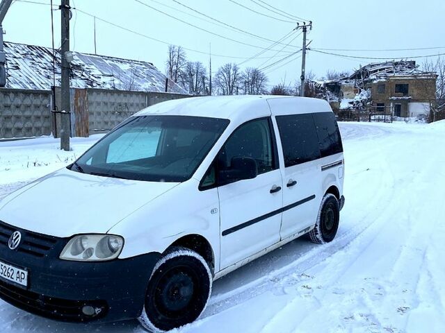 Белый Фольксваген Кадди, объемом двигателя 1.9 л и пробегом 270 тыс. км за 5000 $, фото 2 на Automoto.ua