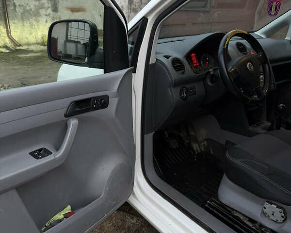 Белый Фольксваген Кадди, объемом двигателя 1.9 л и пробегом 452 тыс. км за 5500 $, фото 13 на Automoto.ua