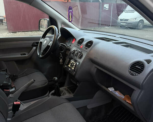 Белый Фольксваген Кадди, объемом двигателя 1.9 л и пробегом 452 тыс. км за 5500 $, фото 11 на Automoto.ua