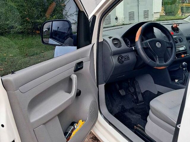 Белый Фольксваген Кадди, объемом двигателя 1.4 л и пробегом 157 тыс. км за 5000 $, фото 4 на Automoto.ua
