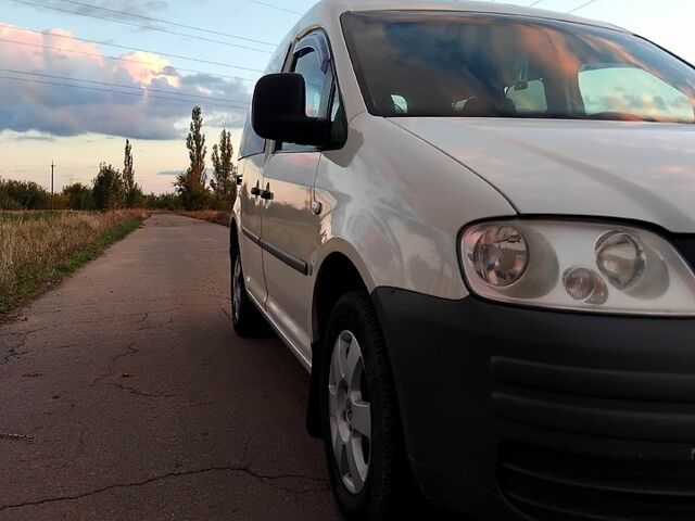 Белый Фольксваген Кадди, объемом двигателя 1.9 л и пробегом 230 тыс. км за 7000 $, фото 1 на Automoto.ua