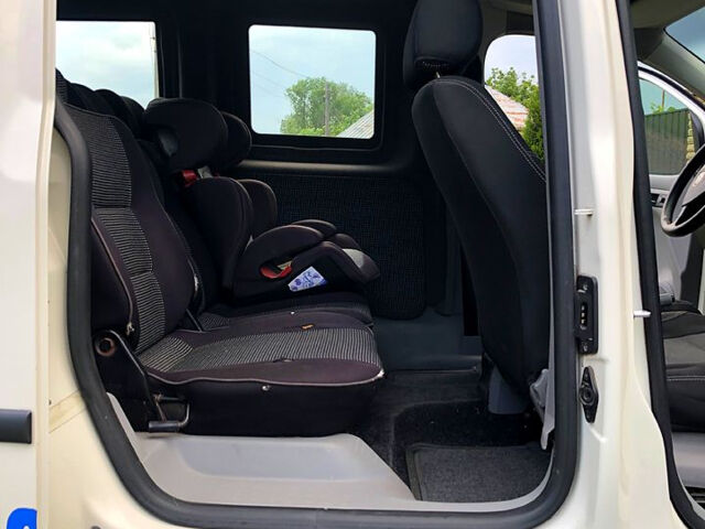 Белый Фольксваген Кадди, объемом двигателя 2 л и пробегом 358 тыс. км за 4900 $, фото 7 на Automoto.ua