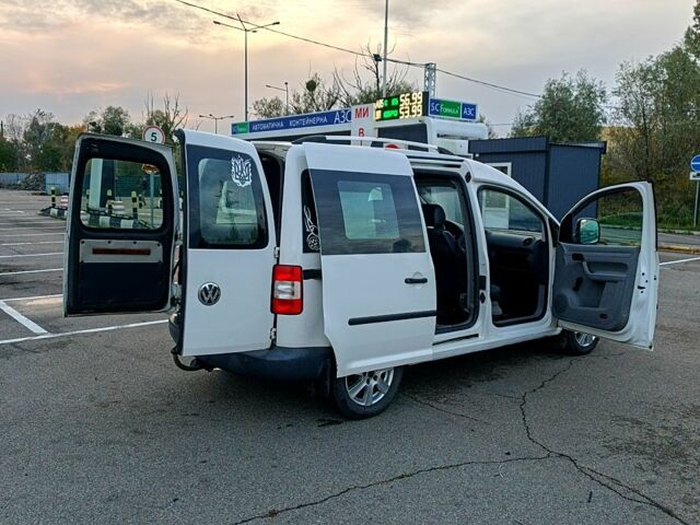 Белый Фольксваген Кадди, объемом двигателя 2 л и пробегом 298 тыс. км за 5700 $, фото 5 на Automoto.ua