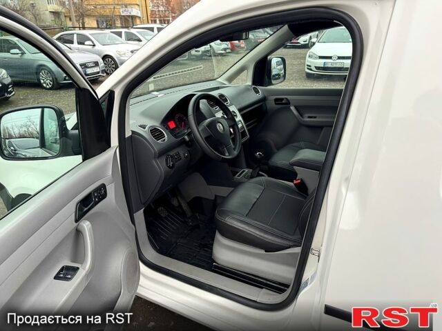 Білий Фольксваген Кадді, об'ємом двигуна 1.6 л та пробігом 292 тис. км за 6300 $, фото 9 на Automoto.ua