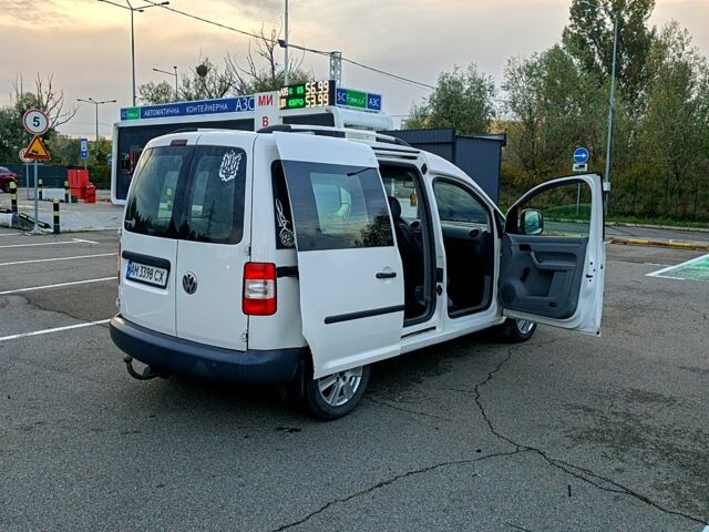 Белый Фольксваген Кадди, объемом двигателя 2 л и пробегом 298 тыс. км за 5700 $, фото 7 на Automoto.ua