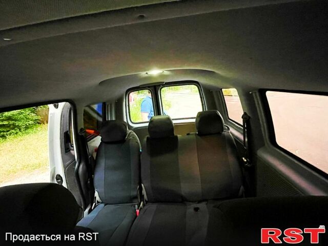 Білий Фольксваген Кадді, об'ємом двигуна 2 л та пробігом 280 тис. км за 7500 $, фото 6 на Automoto.ua