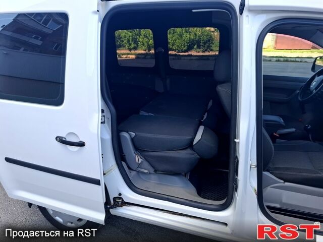 Белый Фольксваген Кадди, объемом двигателя 1.6 л и пробегом 208 тыс. км за 7500 $, фото 2 на Automoto.ua