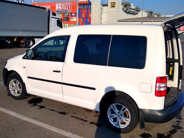 Белый Фольксваген Кадди, объемом двигателя 1.2 л и пробегом 280 тыс. км за 7000 $, фото 1 на Automoto.ua