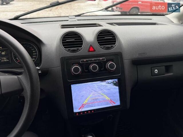 Білий Фольксваген Кадді, об'ємом двигуна 1.6 л та пробігом 237 тис. км за 6300 $, фото 15 на Automoto.ua