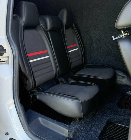 Білий Фольксваген Кадді, об'ємом двигуна 1.6 л та пробігом 273 тис. км за 9700 $, фото 10 на Automoto.ua