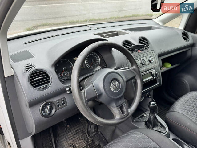Белый Фольксваген Кадди, объемом двигателя 1.6 л и пробегом 290 тыс. км за 6200 $, фото 7 на Automoto.ua