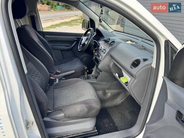 Білий Фольксваген Кадді, об'ємом двигуна 1.6 л та пробігом 290 тис. км за 5500 $, фото 12 на Automoto.ua