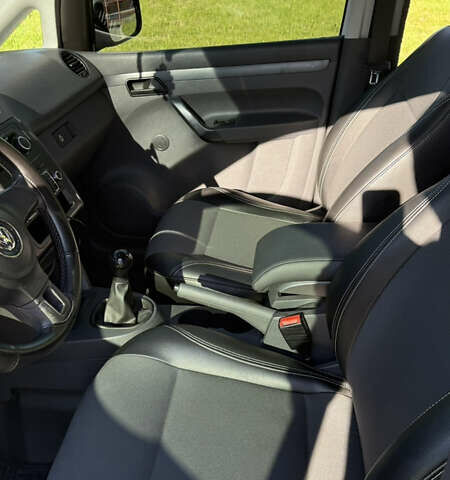 Білий Фольксваген Кадді, об'ємом двигуна 1.6 л та пробігом 273 тис. км за 9700 $, фото 19 на Automoto.ua