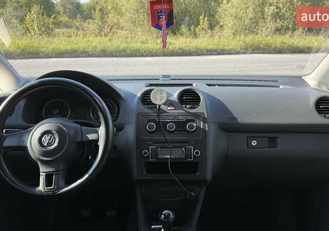 Білий Фольксваген Кадді, об'ємом двигуна 1.6 л та пробігом 273 тис. км за 9700 $, фото 13 на Automoto.ua