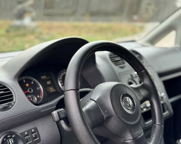 Белый Фольксваген Кадди, объемом двигателя 1.6 л и пробегом 402 тыс. км за 6350 $, фото 9 на Automoto.ua