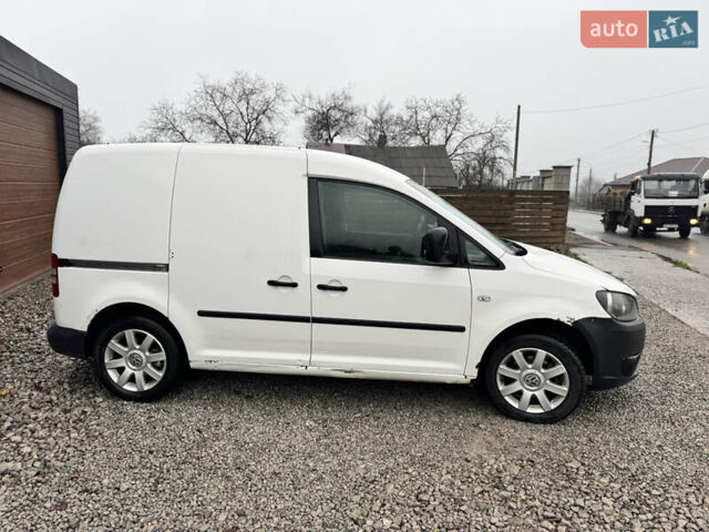 Белый Фольксваген Кадди, объемом двигателя 1.6 л и пробегом 290 тыс. км за 6200 $, фото 2 на Automoto.ua