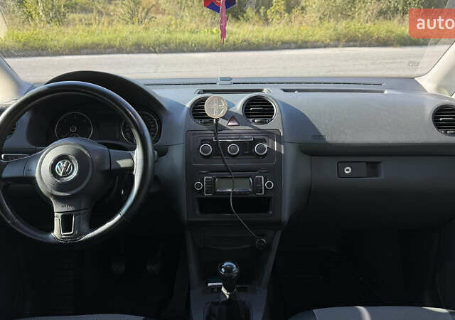 Білий Фольксваген Кадді, об'ємом двигуна 1.6 л та пробігом 273 тис. км за 9700 $, фото 14 на Automoto.ua