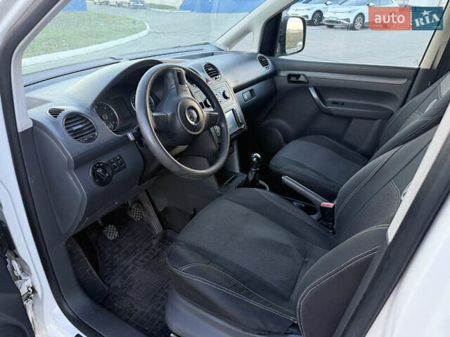 Белый Фольксваген Кадди, объемом двигателя 1.6 л и пробегом 363 тыс. км за 5890 $, фото 11 на Automoto.ua