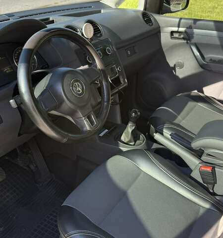 Білий Фольксваген Кадді, об'ємом двигуна 1.6 л та пробігом 273 тис. км за 9700 $, фото 20 на Automoto.ua