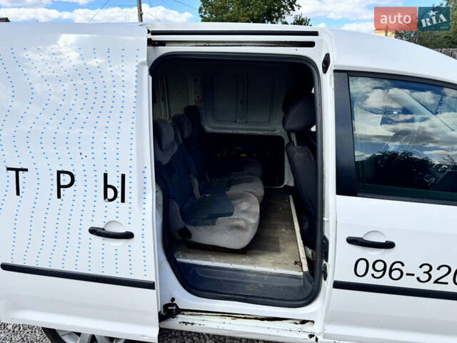 Білий Фольксваген Кадді, об'ємом двигуна 1.6 л та пробігом 290 тис. км за 5500 $, фото 13 на Automoto.ua