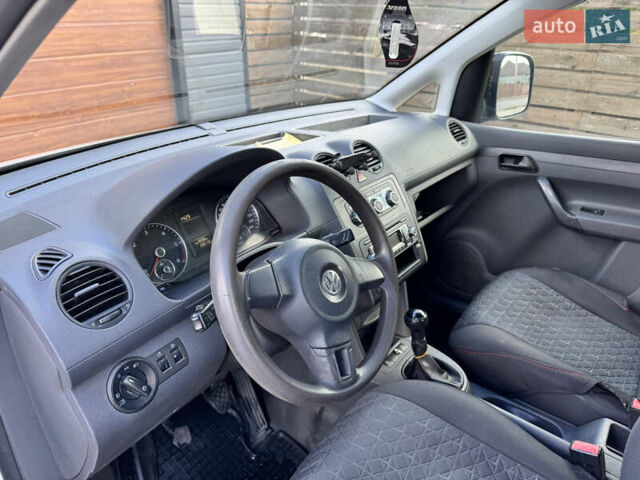 Білий Фольксваген Кадді, об'ємом двигуна 1.6 л та пробігом 290 тис. км за 5500 $, фото 8 на Automoto.ua