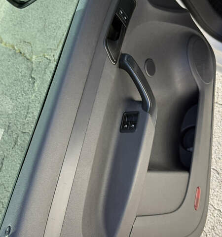 Білий Фольксваген Кадді, об'ємом двигуна 1.6 л та пробігом 273 тис. км за 9700 $, фото 17 на Automoto.ua