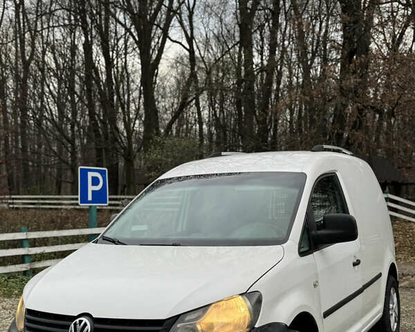 Белый Фольксваген Кадди, объемом двигателя 1.6 л и пробегом 402 тыс. км за 6350 $, фото 3 на Automoto.ua