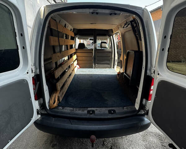 Білий Фольксваген Кадді, об'ємом двигуна 1.6 л та пробігом 251 тис. км за 8000 $, фото 12 на Automoto.ua