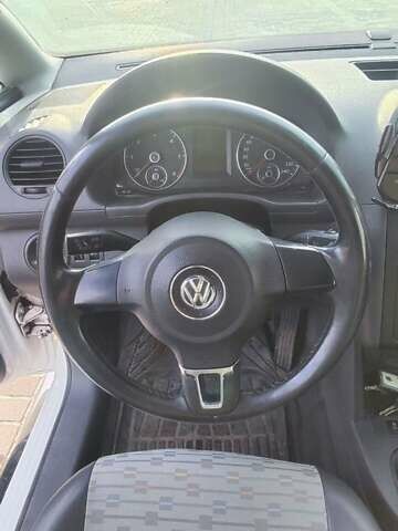 Білий Фольксваген Кадді, об'ємом двигуна 1.6 л та пробігом 318 тис. км за 8300 $, фото 20 на Automoto.ua