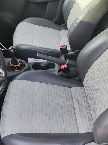 Білий Фольксваген Кадді, об'ємом двигуна 1.6 л та пробігом 318 тис. км за 8300 $, фото 24 на Automoto.ua