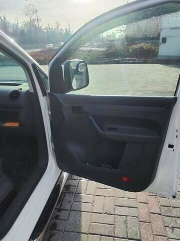 Білий Фольксваген Кадді, об'ємом двигуна 1.6 л та пробігом 318 тис. км за 8300 $, фото 15 на Automoto.ua