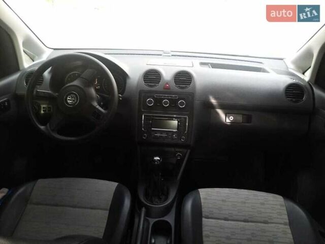 Белый Фольксваген Кадди, объемом двигателя 2 л и пробегом 223 тыс. км за 6200 $, фото 2 на Automoto.ua