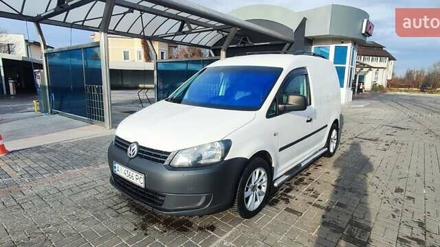 Білий Фольксваген Кадді, об'ємом двигуна 1.6 л та пробігом 318 тис. км за 8300 $, фото 1 на Automoto.ua