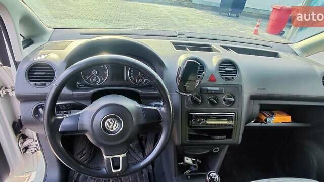 Білий Фольксваген Кадді, об'ємом двигуна 1.6 л та пробігом 318 тис. км за 8300 $, фото 27 на Automoto.ua