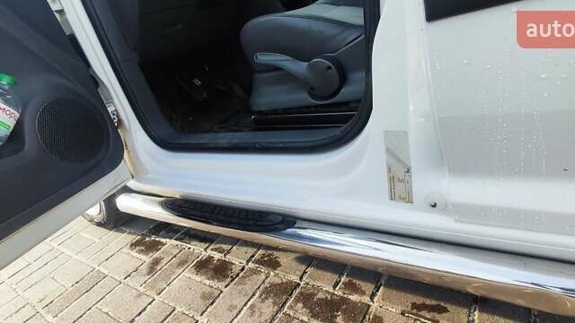 Білий Фольксваген Кадді, об'ємом двигуна 1.6 л та пробігом 318 тис. км за 8300 $, фото 13 на Automoto.ua