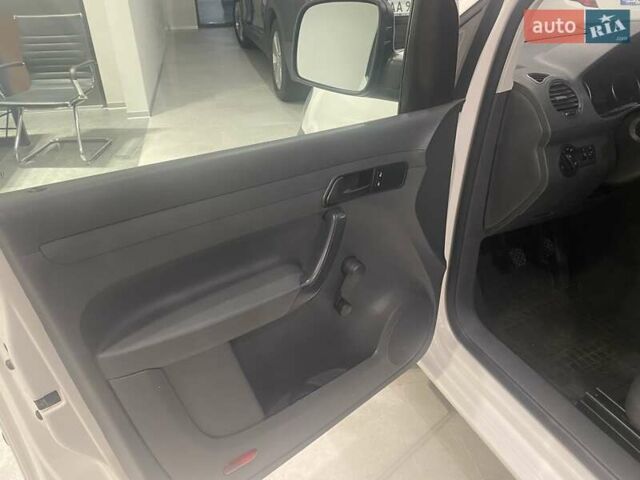 Білий Фольксваген Кадді, об'ємом двигуна 0 л та пробігом 4 тис. км за 5750 $, фото 6 на Automoto.ua