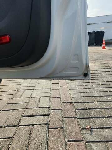 Білий Фольксваген Кадді, об'ємом двигуна 1.6 л та пробігом 318 тис. км за 8300 $, фото 14 на Automoto.ua