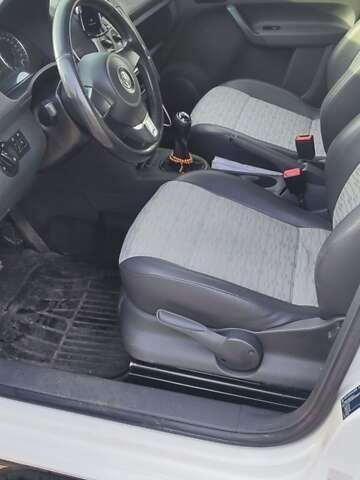 Білий Фольксваген Кадді, об'ємом двигуна 1.6 л та пробігом 318 тис. км за 8300 $, фото 25 на Automoto.ua