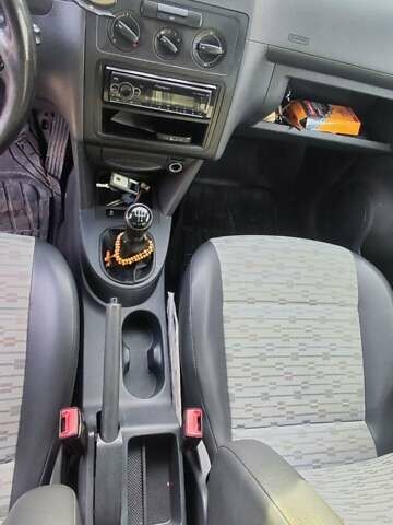 Білий Фольксваген Кадді, об'ємом двигуна 1.6 л та пробігом 318 тис. км за 8300 $, фото 23 на Automoto.ua