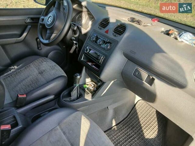 Белый Фольксваген Кадди, объемом двигателя 1.2 л и пробегом 221 тыс. км за 6300 $, фото 7 на Automoto.ua