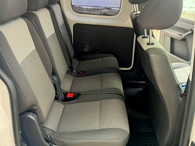 Білий Фольксваген Кадді, об'ємом двигуна 1.6 л та пробігом 324 тис. км за 10200 $, фото 3 на Automoto.ua