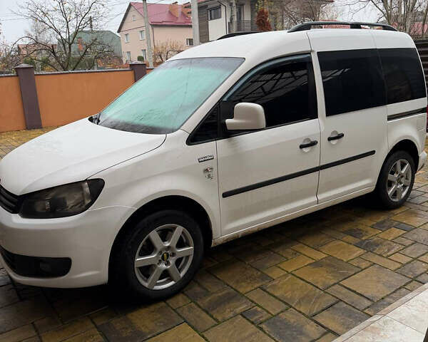 Белый Фольксваген Кадди, объемом двигателя 2 л и пробегом 250 тыс. км за 9500 $, фото 1 на Automoto.ua