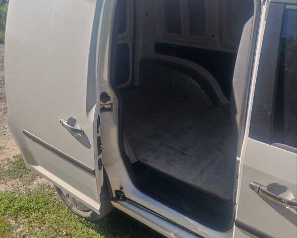 Белый Фольксваген Кадди, объемом двигателя 1.2 л и пробегом 200 тыс. км за 6900 $, фото 3 на Automoto.ua