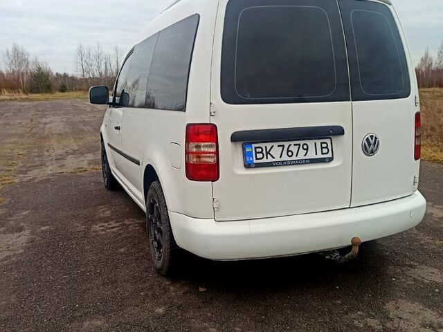 Белый Фольксваген Кадди, объемом двигателя 1.2 л и пробегом 315 тыс. км за 7800 $, фото 3 на Automoto.ua
