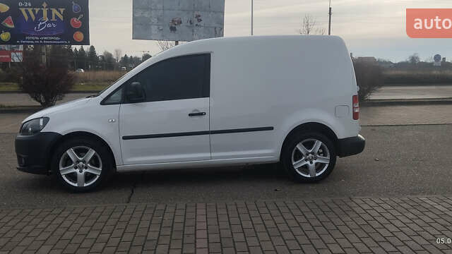 Білий Фольксваген Кадді, об'ємом двигуна 1.6 л та пробігом 398 тис. км за 8300 $, фото 5 на Automoto.ua