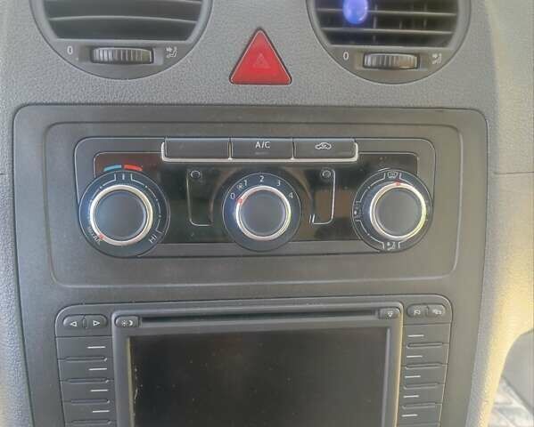 Белый Фольксваген Кадди, объемом двигателя 1.2 л и пробегом 200 тыс. км за 6900 $, фото 16 на Automoto.ua