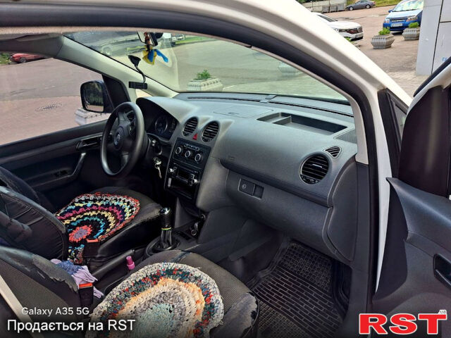 Білий Фольксваген Кадді, об'ємом двигуна 1.6 л та пробігом 370 тис. км за 5999 $, фото 3 на Automoto.ua