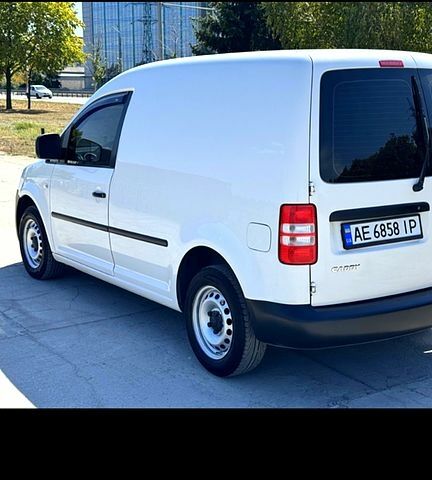 Білий Фольксваген Кадді, об'ємом двигуна 1.6 л та пробігом 287 тис. км за 7200 $, фото 4 на Automoto.ua