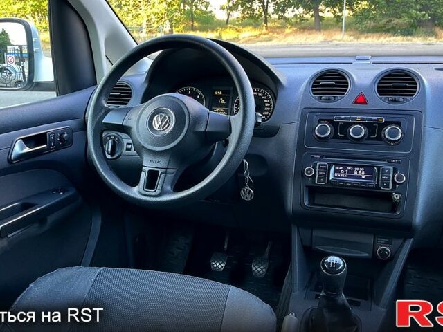 Белый Фольксваген Кадди, объемом двигателя 1.6 л и пробегом 223 тыс. км за 9700 $, фото 7 на Automoto.ua