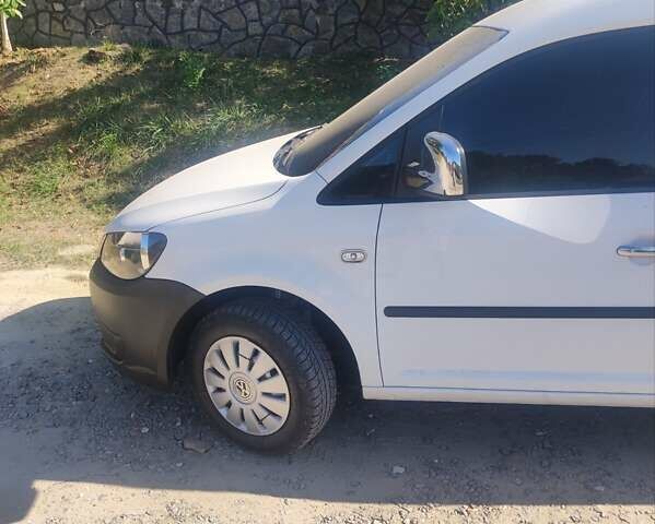 Белый Фольксваген Кадди, объемом двигателя 1.2 л и пробегом 200 тыс. км за 6900 $, фото 9 на Automoto.ua